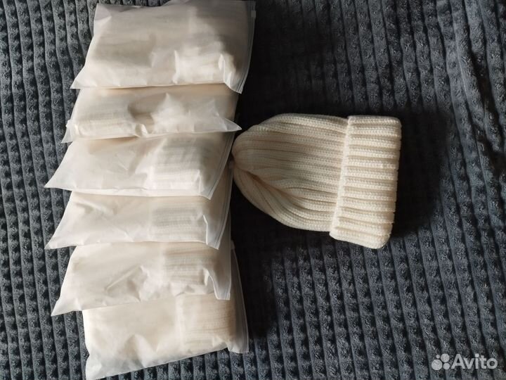 Шапка женская вязаная бини