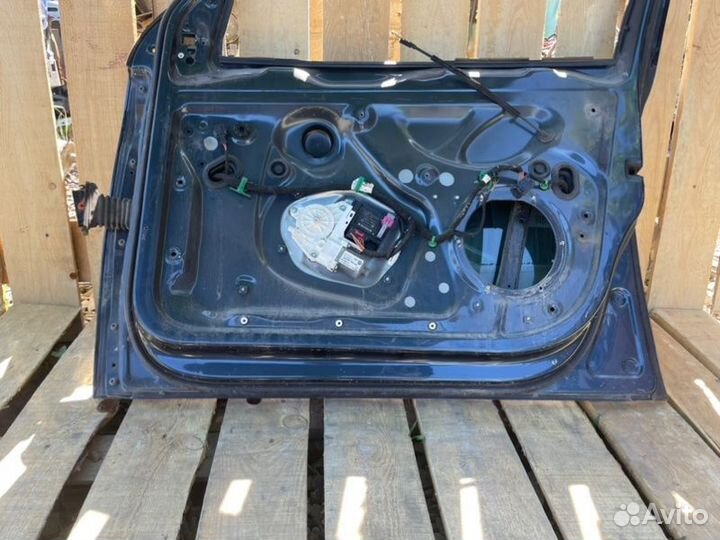 Дверь передняя правая Volkswagen Jetta 5 2006-2011
