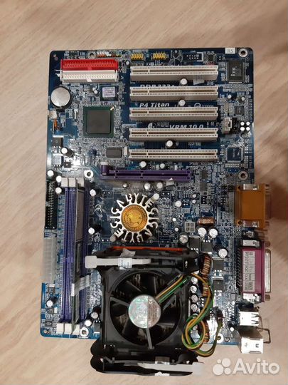 Материнская плата с процессором