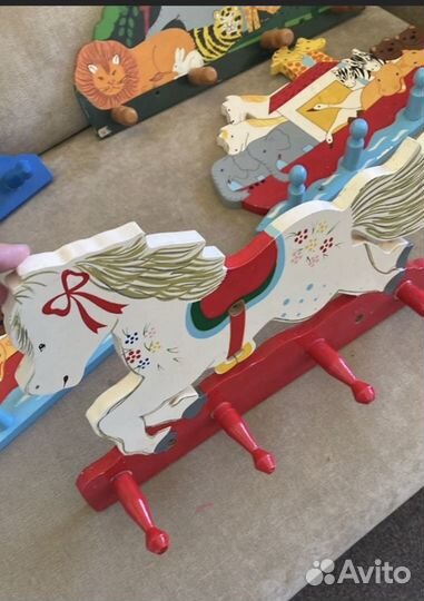 Вешалки детские