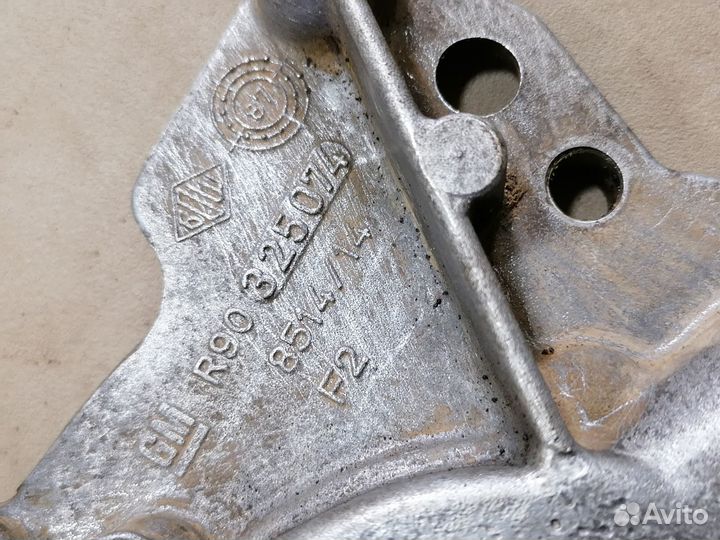 Масляный насос C20NE Opel Vectra A 1988-1995