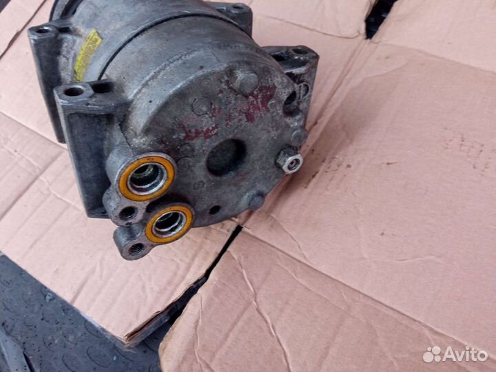 Компрессор кондиционера Volvo s60 2.4