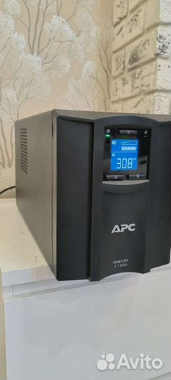 APC smart-UPS C1000