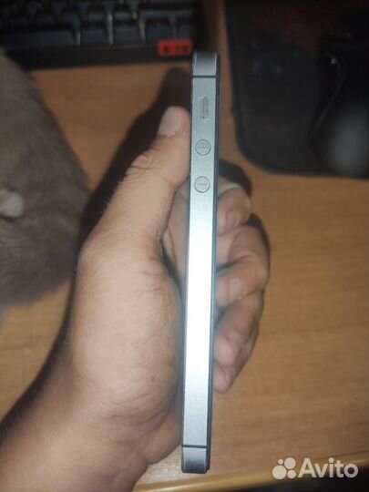Телефон iPhone 5s