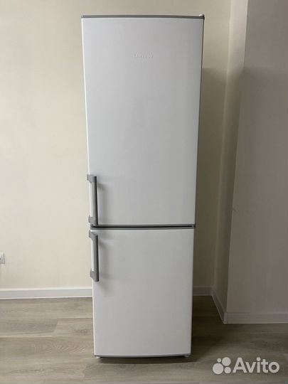 Холодильник samtron б/у