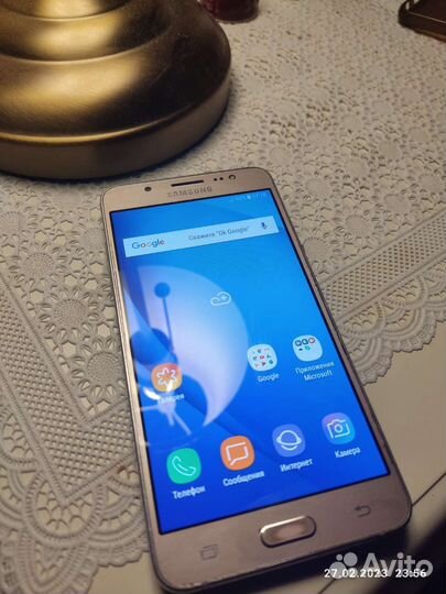 Телефон Samsung galaxy j5 2016