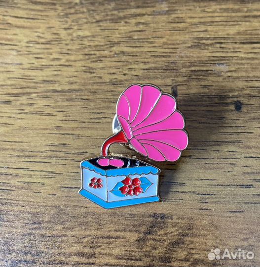 Эмалированные значки