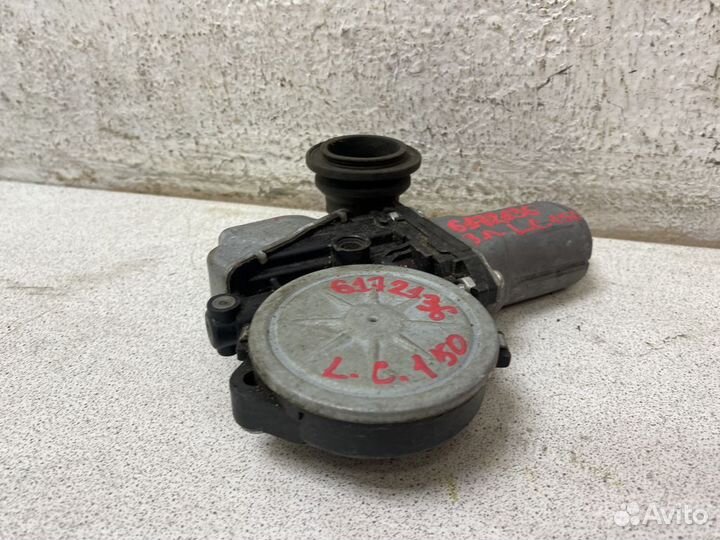 Моторчик заднего левого стеклоподъемника