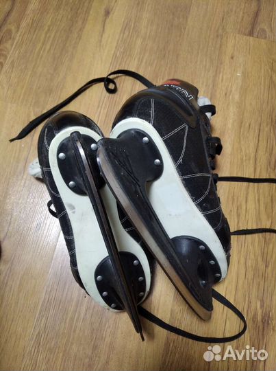 Коньки хоккейные Larsen