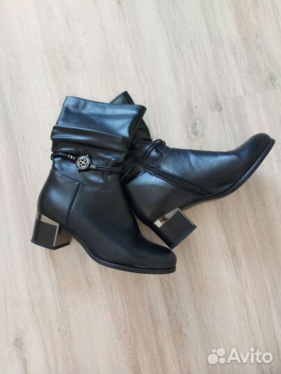 Ботинки женские 40 размер