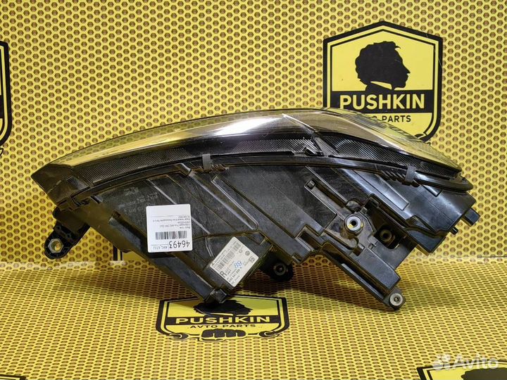 Фара правая Volkswagen Polo