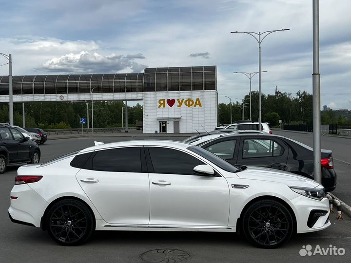 Accelera 651 245/35 R20