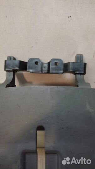 Б/У Кожух рулевой колонки нижний VW Touareg#001