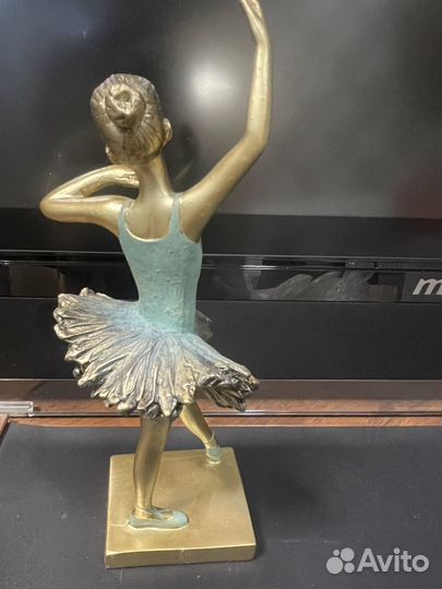 Статуэтка Балерины в зеленом