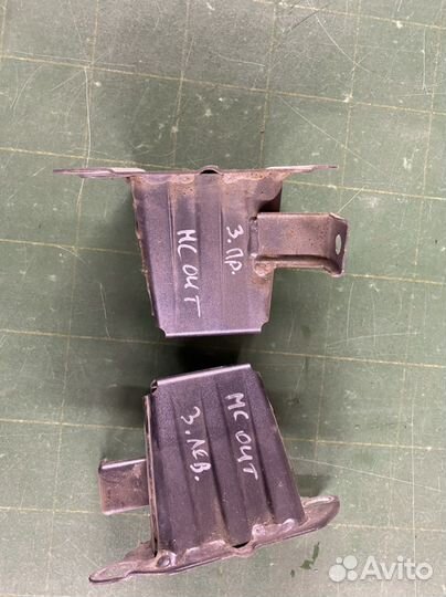 Кронштейн заднего бампера Mitsubishi Outlander XL