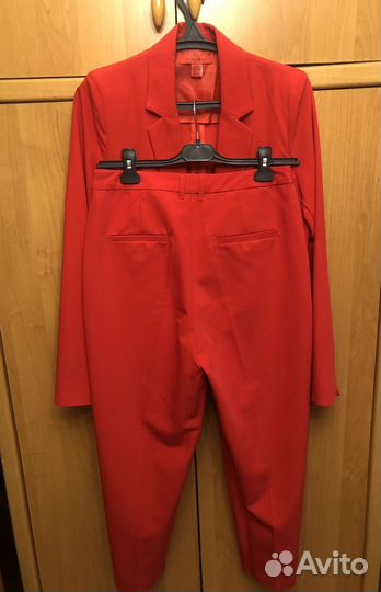 Костюм женский