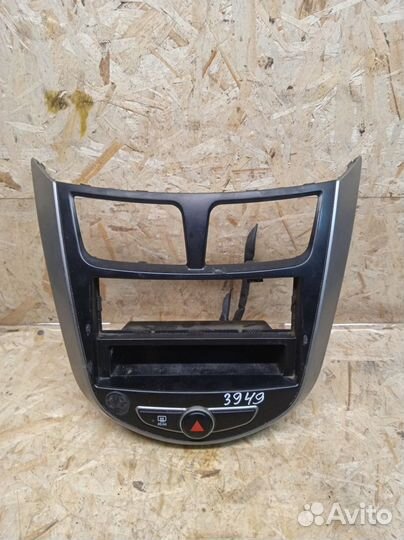 Рамка магнитолы Hyundai Solaris