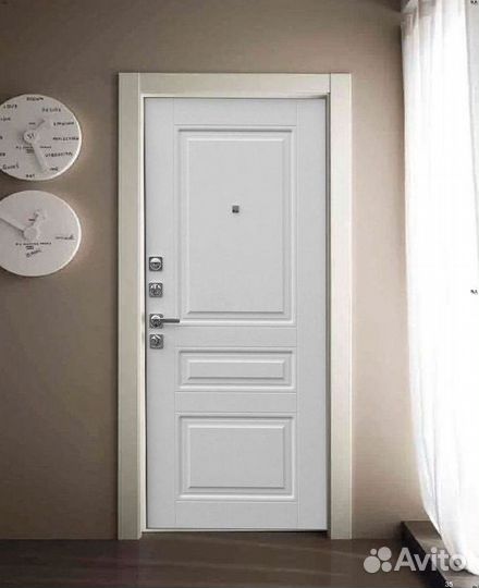 Дверь входная серая металлическая Лира