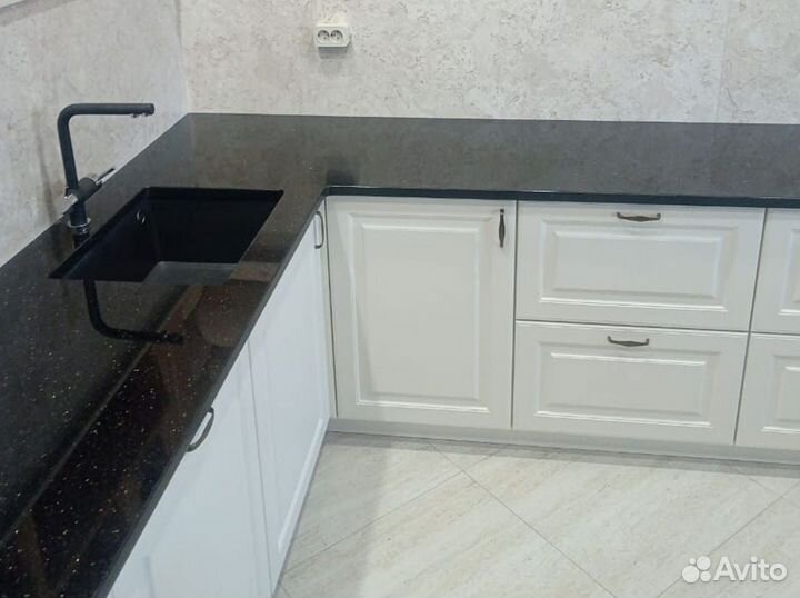 Столешница из гранита Парадизо маркино