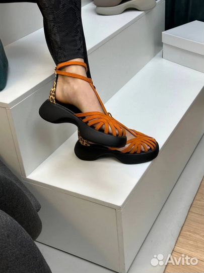 Босоножки женские