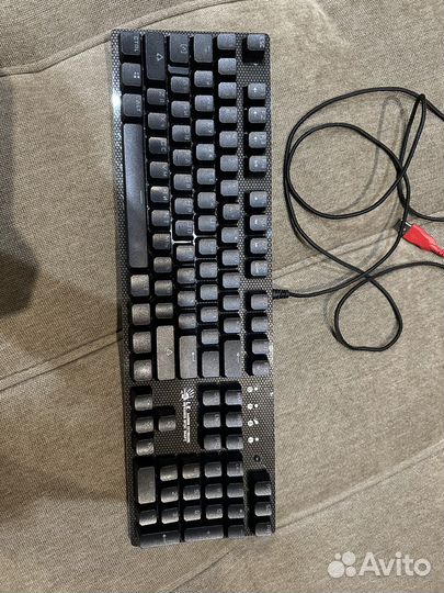 Механическая клавиатура bloody
