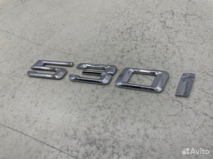 Шильдик 530i Bmw