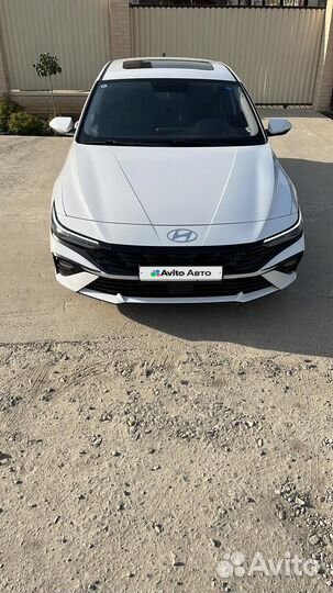 Hyundai Elantra 1.5 CVT, 2022, 1 300 км