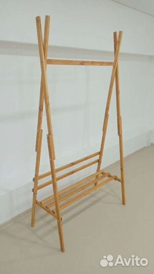 Вешалка для одежды напольная