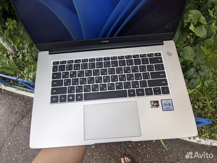 Huawei matebook ryzen 5500u