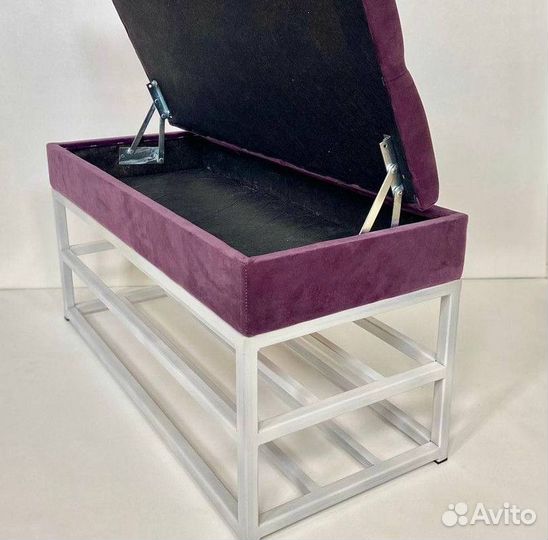 Кровать двухспальная с мягким изголовьем