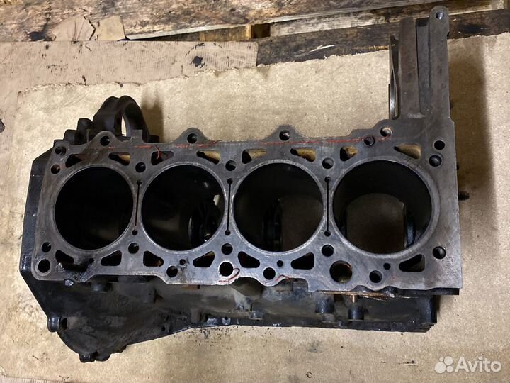 Блок двигателя пустой Mercedes om601.912 2.0 дизел