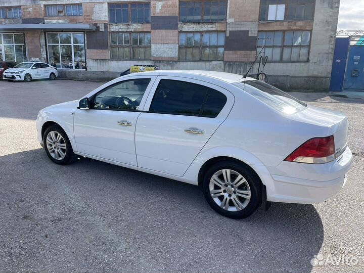 Opel Astra 1.6 МТ, 2009, 245 500 км