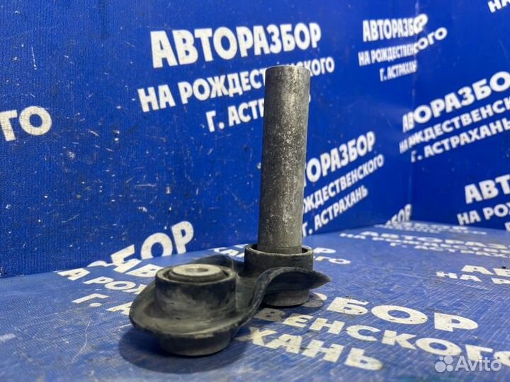 Задний рычаг подвески Bmw E60 седан 2005