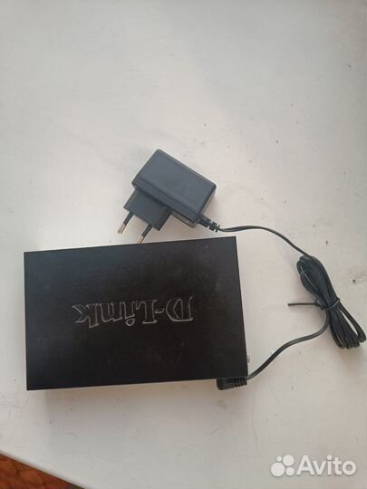 Коммутатор D-Link DES-1008D неуправляемый, настен