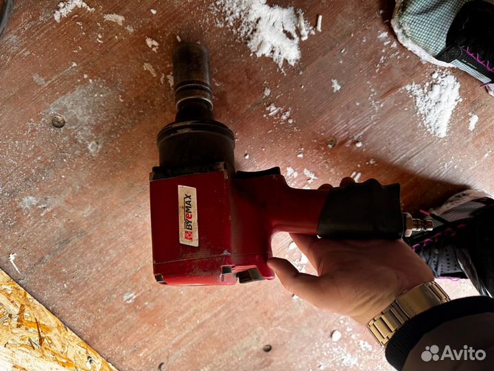 Пневмогайковерт byemax