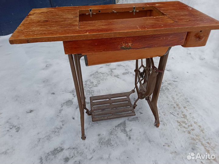 Станина от швейной машинки