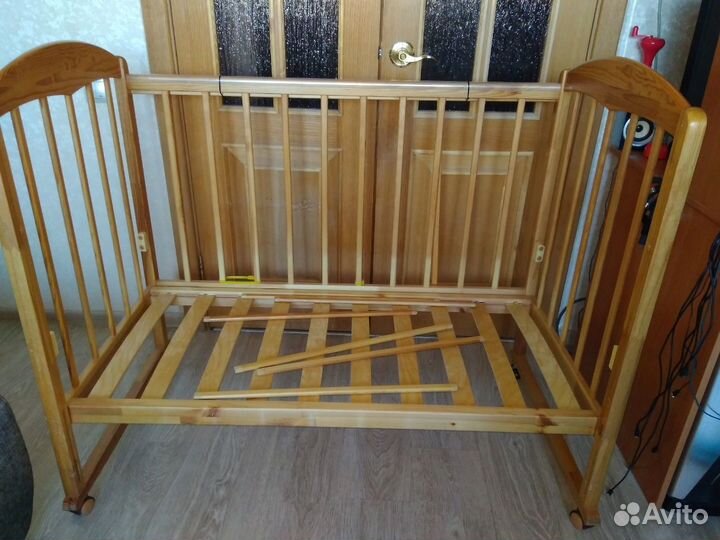 Продам детский матрас, двухсторонний(есть кроватк)