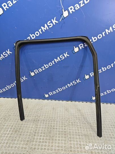 Уплотнитель стекла задний левый Renault Duster 2