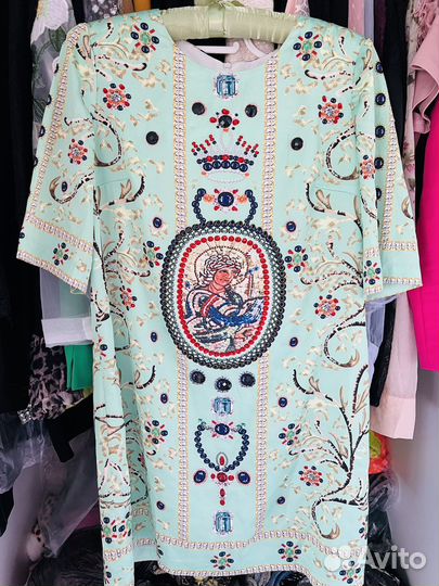 Платья яркие модные разные