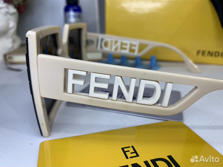Солнцезащитные очки Fendi оригинал