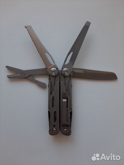 Мультитул с огнивом, битами и чехлом