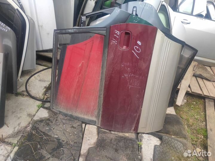 Дверь Mitsubishi Chariot N43W