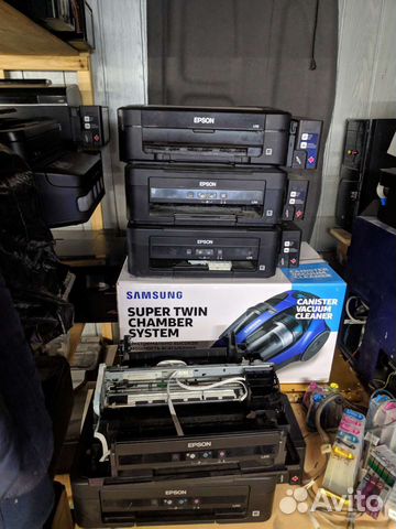 Много разных запчастей на принтеры Epson