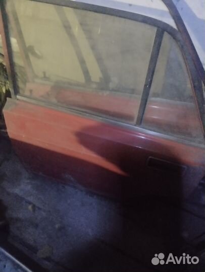 Продам двери ваз 2105
