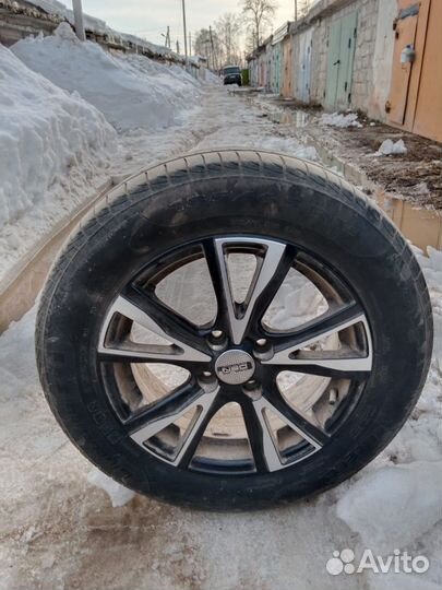 Литые диски с летней резиной r15