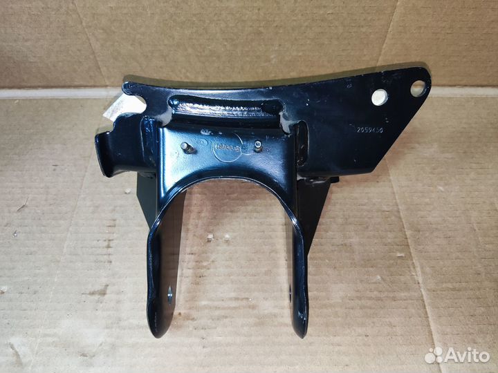 Кронштейн двигателя Jeep Grand Cherokee 52059450AA