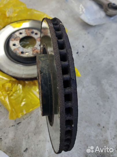 Тормозные диски оригинал 517122Т100 hyundai I40