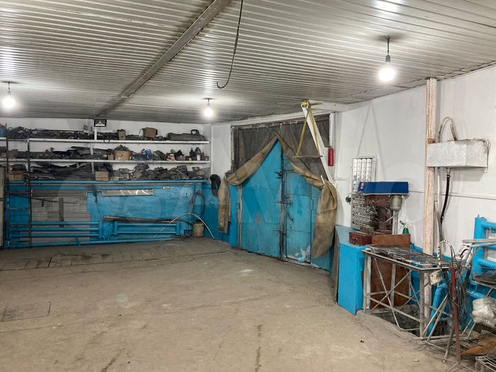 Гараж, > 30 м²