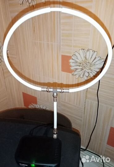 Компактная комнатная антенна для приёма цтв