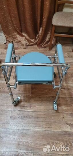 Кресло туалет Стул с санитарным оснащ с колесами